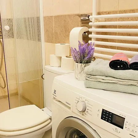 Golden Sun Of Buda Fisherman S Bastion Budapeşte