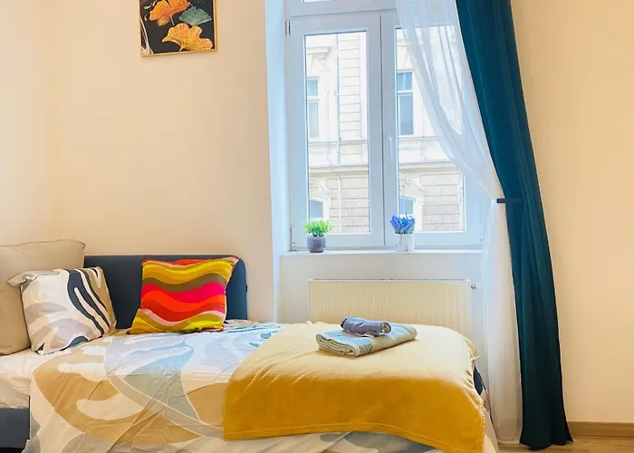 Golden Sun Of Buda Fisherman S Bastion Apartament